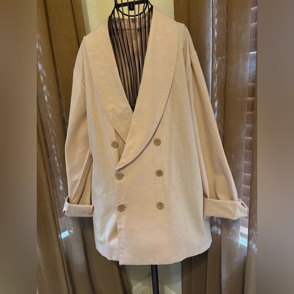 Beige Cotton and Linen Double-Breasted shirt - Picture 3 of 6